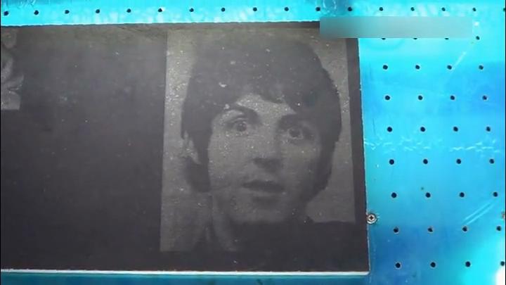 Co2激光雕刻机在花岗岩上雕刻照片